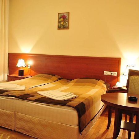 Arpa Hotel Yeghegnadzor Eksteriør billede