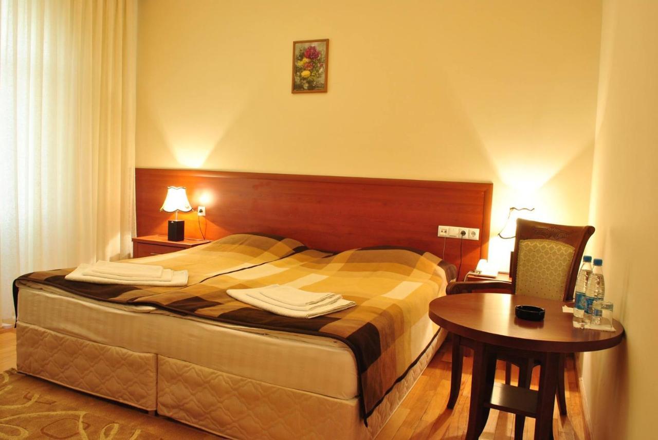 Arpa Hotel Yeghegnadzor Eksteriør billede