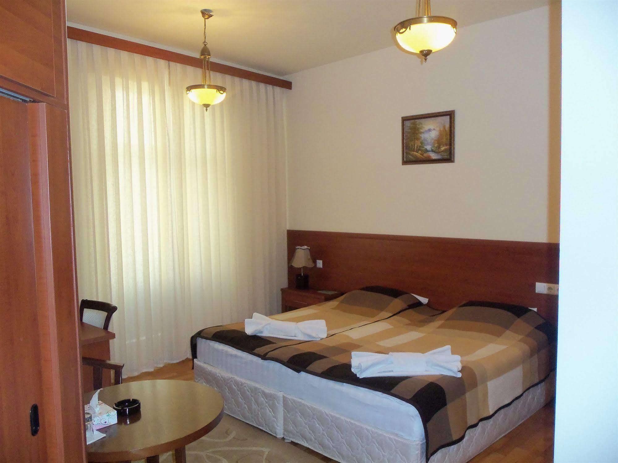 Arpa Hotel Yeghegnadzor Eksteriør billede