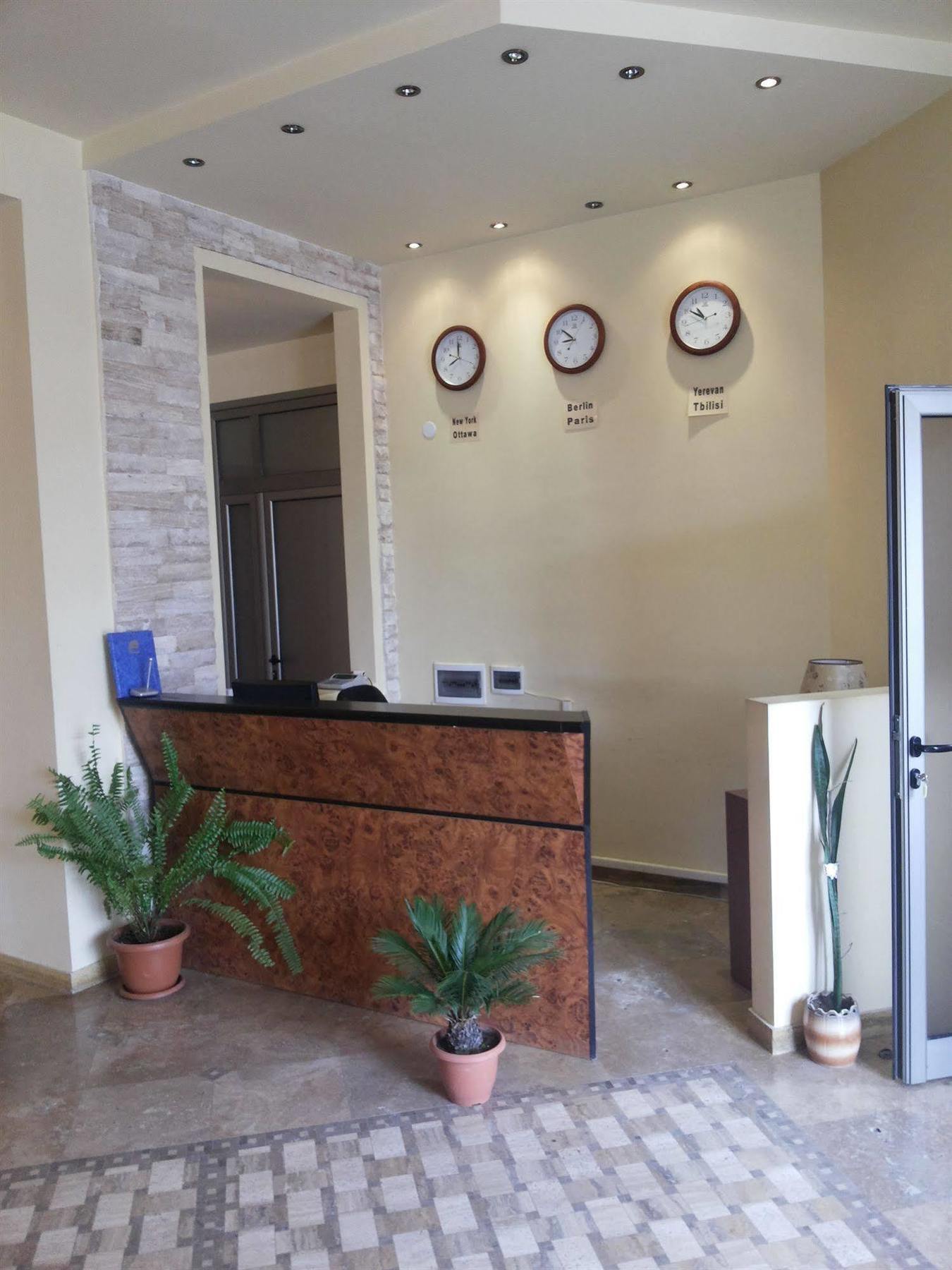Arpa Hotel Yeghegnadzor Eksteriør billede